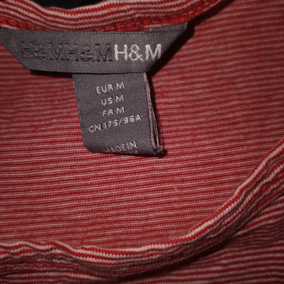 H&M red and white striped scoop neck short sleeve t-shirt - Picture 10 of 10